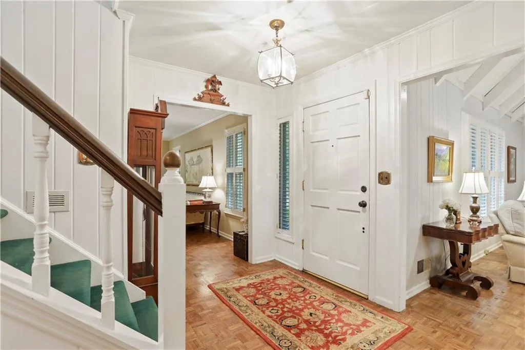 800 Sudbury Road, Sandy Springs, Georgia 30328, 4 Bedrooms Bedrooms, ,3 BathroomsBathrooms,Residential,Sold,800 Sudbury Road,6600646