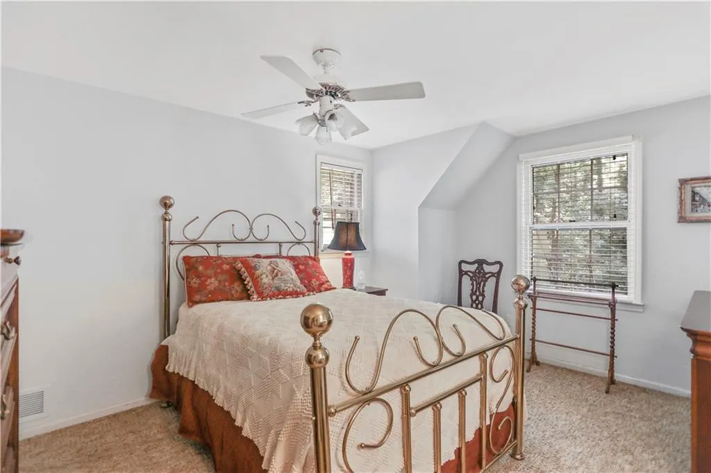 800 Sudbury Road, Sandy Springs, Georgia 30328, 4 Bedrooms Bedrooms, ,3 BathroomsBathrooms,Residential,Sold,800 Sudbury Road,6600646