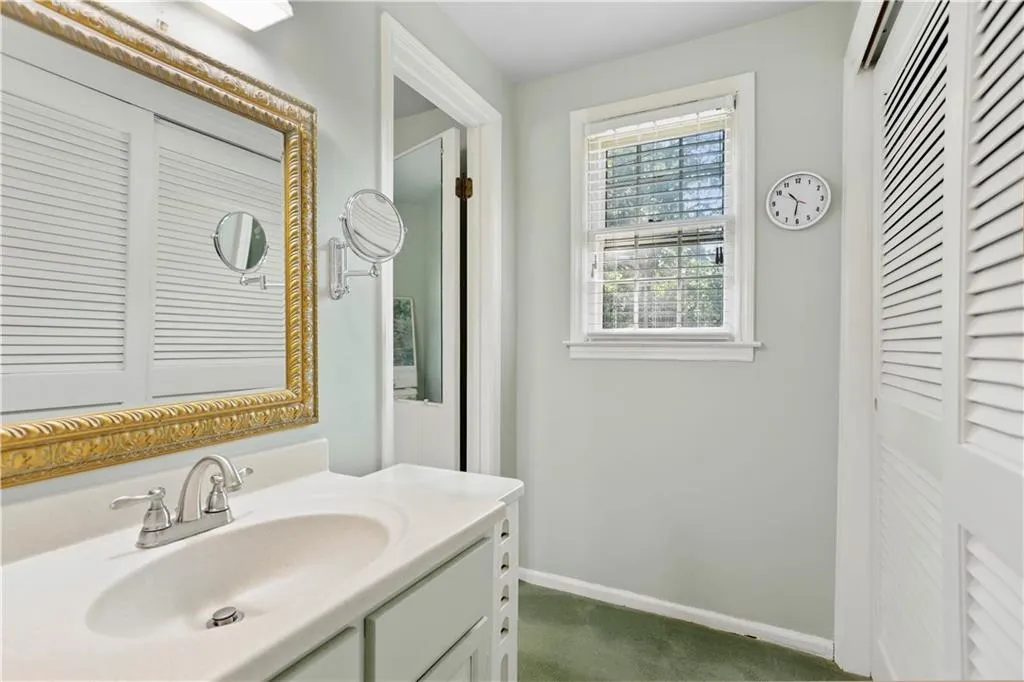 800 Sudbury Road, Sandy Springs, Georgia 30328, 4 Bedrooms Bedrooms, ,3 BathroomsBathrooms,Residential,Sold,800 Sudbury Road,6600646