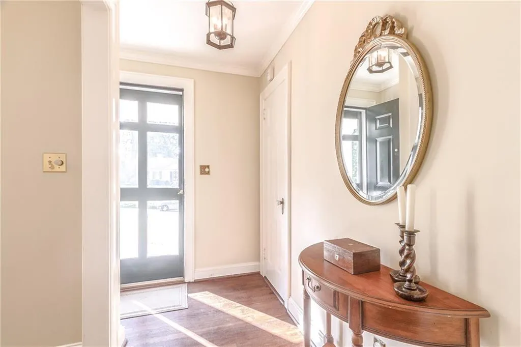 1922 Greystone Road Nw, Atlanta, Georgia 30318, 3 Bedrooms Bedrooms, ,3 BathroomsBathrooms,Residential,Sold,1922 Greystone Road Nw,5752780