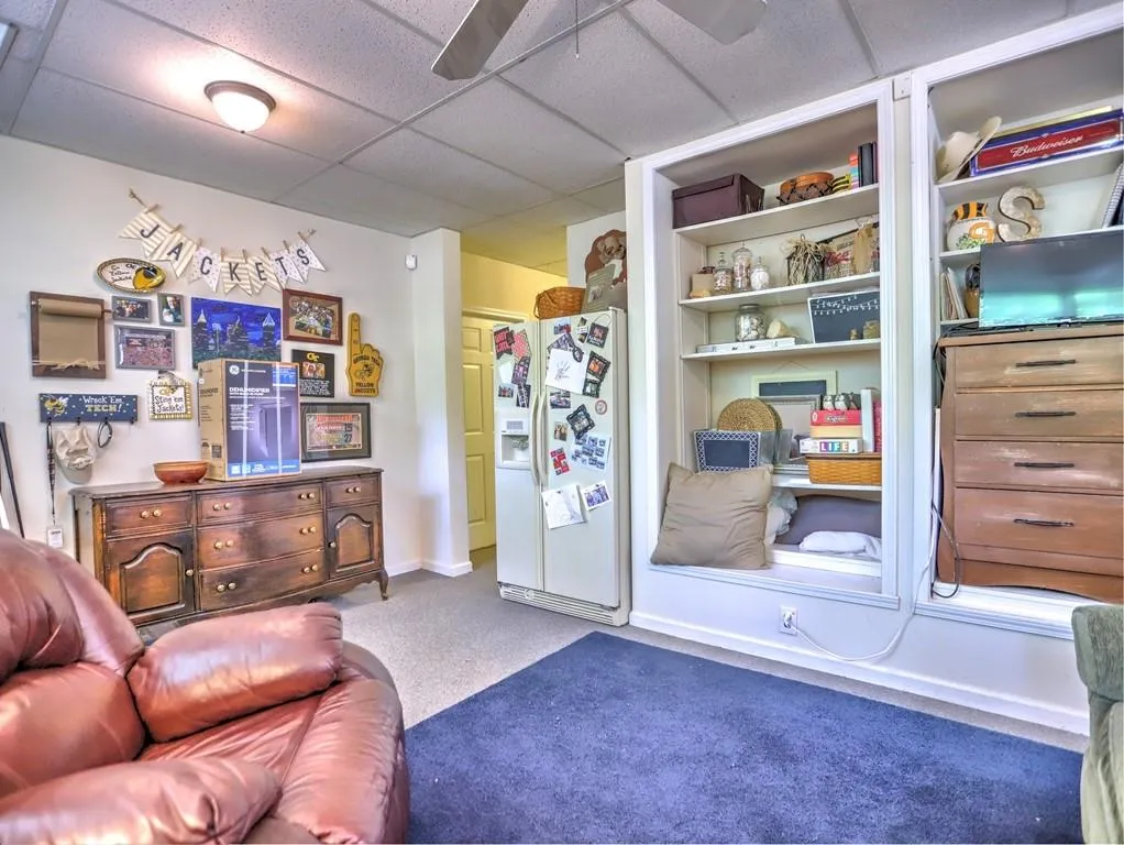 190 West Spalding Drive, Sandy Springs, Georgia 30328, 4 Bedrooms Bedrooms, ,2 BathroomsBathrooms,Residential,Sold,190 West Spalding Drive,7069918
