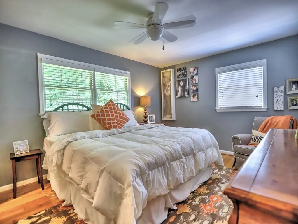 190 West Spalding Drive, Sandy Springs, Georgia 30328, 4 Bedrooms Bedrooms, ,2 BathroomsBathrooms,Residential,Sold,190 West Spalding Drive,7069918