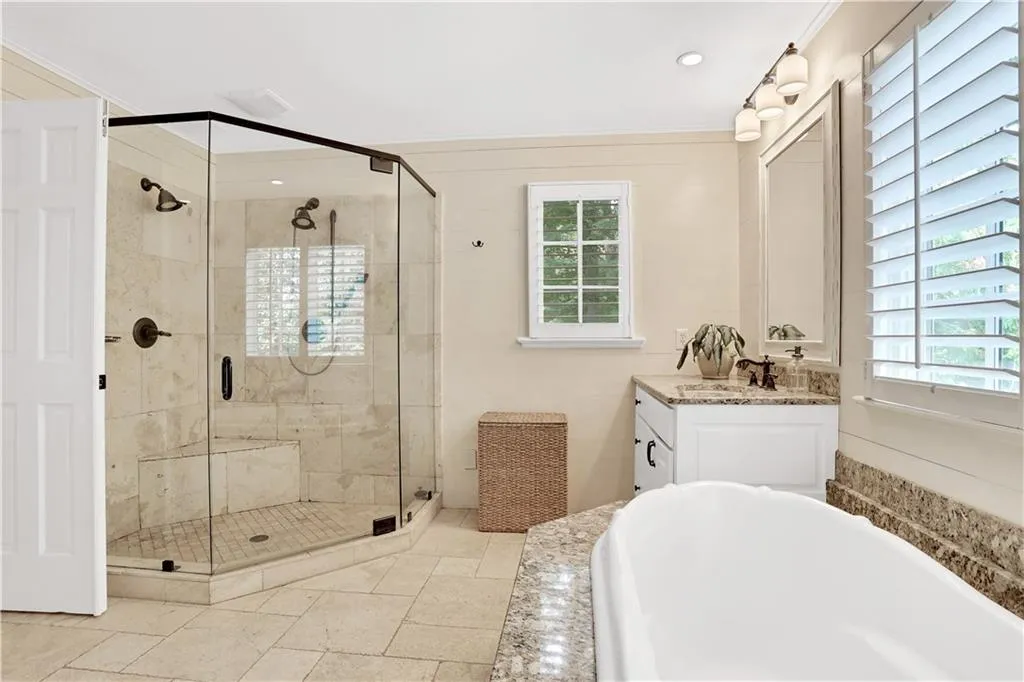 240 River North Drive, Atlanta, Georgia 30328, 4 Bedrooms Bedrooms, ,3 BathroomsBathrooms,Residential,Sold,240 River North Drive,6897799