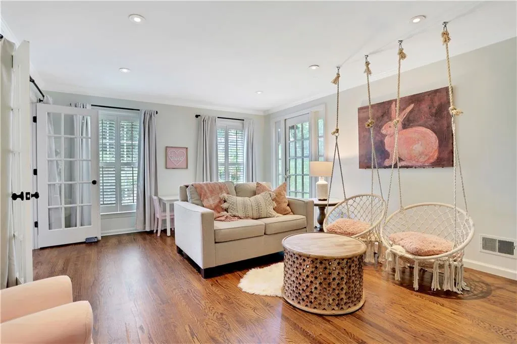 240 River North Drive, Atlanta, Georgia 30328, 4 Bedrooms Bedrooms, ,3 BathroomsBathrooms,Residential,Sold,240 River North Drive,6897799