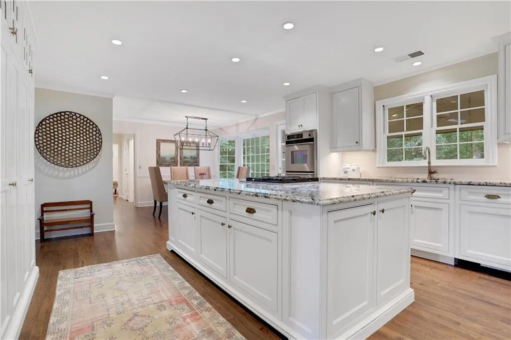 240 River North Drive, Atlanta, Georgia 30328, 4 Bedrooms Bedrooms, ,3 BathroomsBathrooms,Residential,Sold,240 River North Drive,6897799