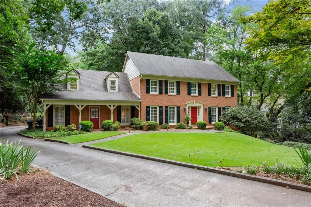 7065 Glenridge Drive, Sandy Springs, Georgia 30328, 4 Bedrooms Bedrooms, ,2 BathroomsBathrooms,Residential,Sold,7065 Glenridge Drive,6787695