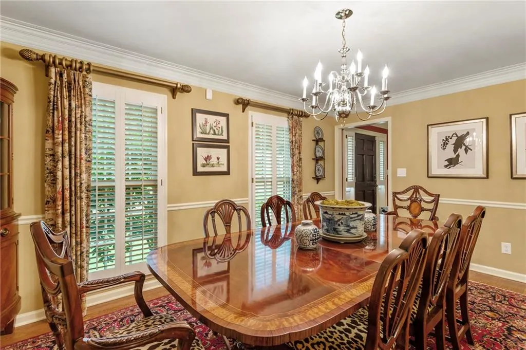 7065 Glenridge Drive, Sandy Springs, Georgia 30328, 4 Bedrooms Bedrooms, ,2 BathroomsBathrooms,Residential,Sold,7065 Glenridge Drive,6787695