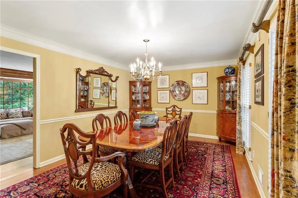 7065 Glenridge Drive, Sandy Springs, Georgia 30328, 4 Bedrooms Bedrooms, ,2 BathroomsBathrooms,Residential,Sold,7065 Glenridge Drive,6787695