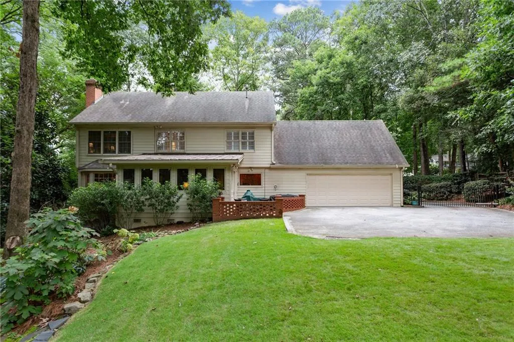 7065 Glenridge Drive, Sandy Springs, Georgia 30328, 4 Bedrooms Bedrooms, ,2 BathroomsBathrooms,Residential,Sold,7065 Glenridge Drive,6787695