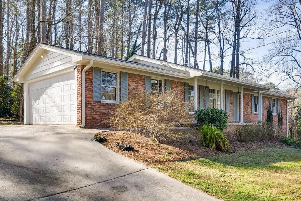 6470 Whispering Trail, Sandy Springs, Georgia 30328, 4 Bedrooms Bedrooms, ,2 BathroomsBathrooms,Residential,Sold,6470 Whispering Trail,6117517