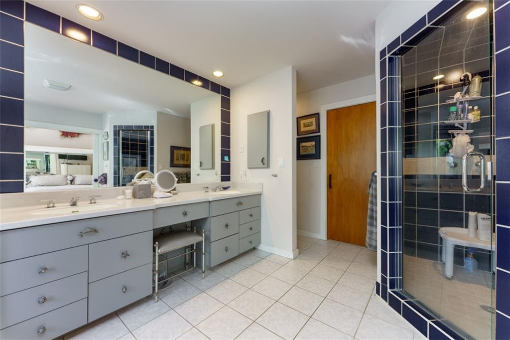 780 Crest Valley Drive, Atlanta, Georgia 30327, 3 Bedrooms Bedrooms, ,2 BathroomsBathrooms,Residential,Sold,780 Crest Valley Drive,7308540