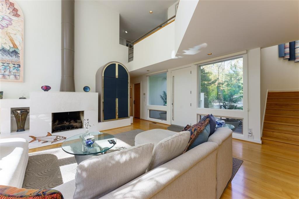 780 Crest Valley Drive, Atlanta, Georgia 30327, 3 Bedrooms Bedrooms, ,2 BathroomsBathrooms,Residential,Sold,780 Crest Valley Drive,7308540