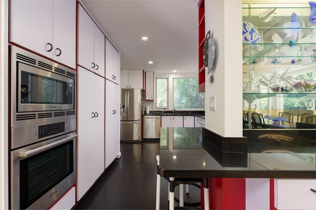 780 Crest Valley Drive, Atlanta, Georgia 30327, 3 Bedrooms Bedrooms, ,2 BathroomsBathrooms,Residential,Sold,780 Crest Valley Drive,7308540