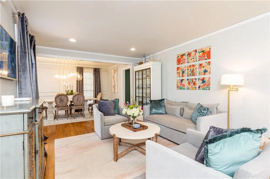 372 Pine Forest Road, Atlanta, Georgia 30342, 3 Bedrooms Bedrooms, ,2 BathroomsBathrooms,Residential,Sold,372 Pine Forest Road,7019885 372 Pine Forest Road, Atlanta, Georgia 30342, 3 Bedrooms Bedrooms, ,2 BathroomsBathrooms,Residential,Sold,372 Pine Forest Road,7019885