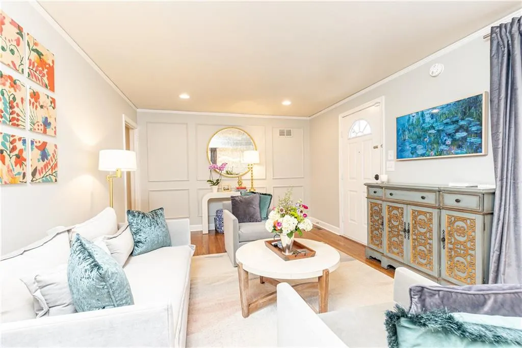 372 Pine Forest Road, Atlanta, Georgia 30342, 3 Bedrooms Bedrooms, ,2 BathroomsBathrooms,Residential,Sold,372 Pine Forest Road,7019885 372 Pine Forest Road, Atlanta, Georgia 30342, 3 Bedrooms Bedrooms, ,2 BathroomsBathrooms,Residential,Sold,372 Pine Forest Road,7019885