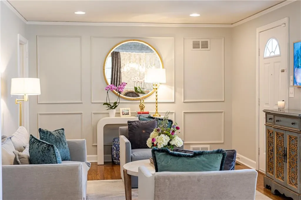 372 Pine Forest Road, Atlanta, Georgia 30342, 3 Bedrooms Bedrooms, ,2 BathroomsBathrooms,Residential,Sold,372 Pine Forest Road,7019885 372 Pine Forest Road, Atlanta, Georgia 30342, 3 Bedrooms Bedrooms, ,2 BathroomsBathrooms,Residential,Sold,372 Pine Forest Road,7019885