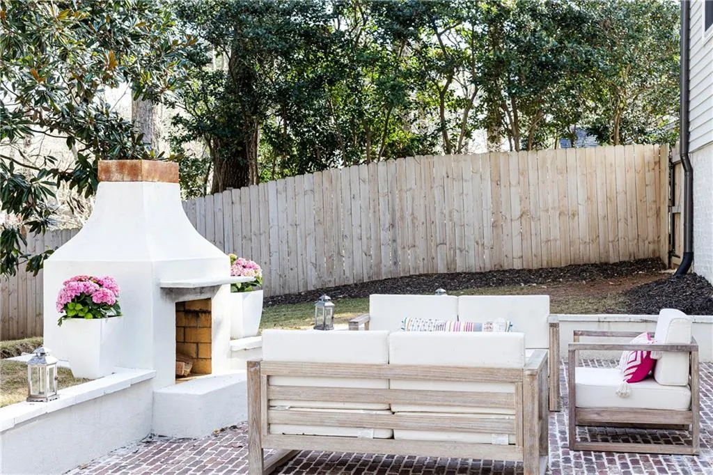 372 Pine Forest Road, Atlanta, Georgia 30342, 3 Bedrooms Bedrooms, ,2 BathroomsBathrooms,Residential,Sold,372 Pine Forest Road,7019885 372 Pine Forest Road, Atlanta, Georgia 30342, 3 Bedrooms Bedrooms, ,2 BathroomsBathrooms,Residential,Sold,372 Pine Forest Road,7019885