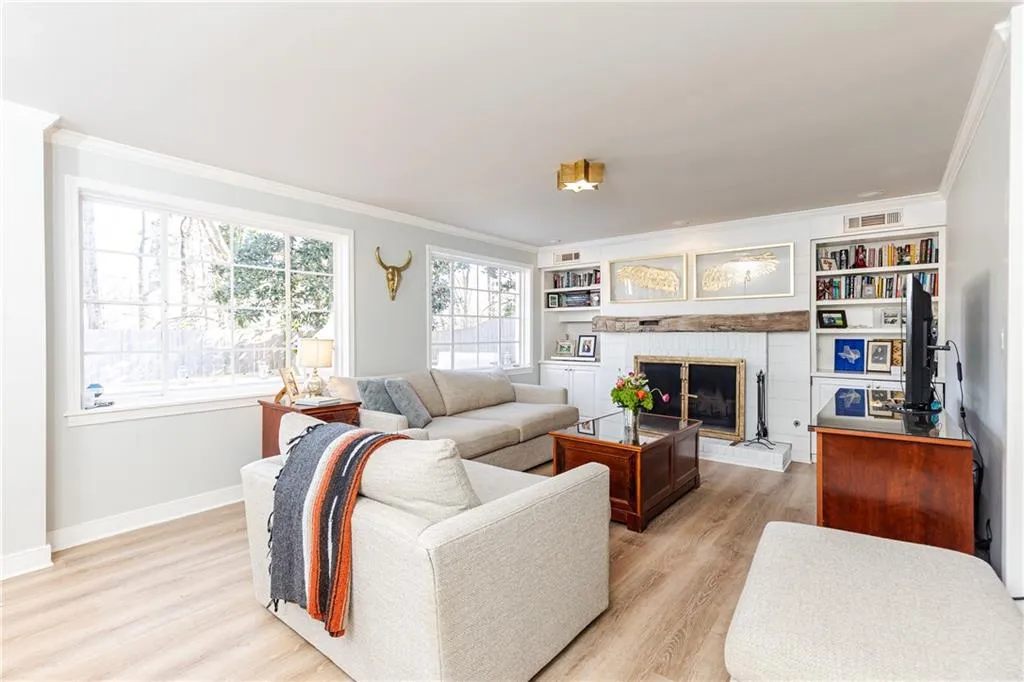 372 Pine Forest Road, Atlanta, Georgia 30342, 3 Bedrooms Bedrooms, ,2 BathroomsBathrooms,Residential,Sold,372 Pine Forest Road,7019885 372 Pine Forest Road, Atlanta, Georgia 30342, 3 Bedrooms Bedrooms, ,2 BathroomsBathrooms,Residential,Sold,372 Pine Forest Road,7019885