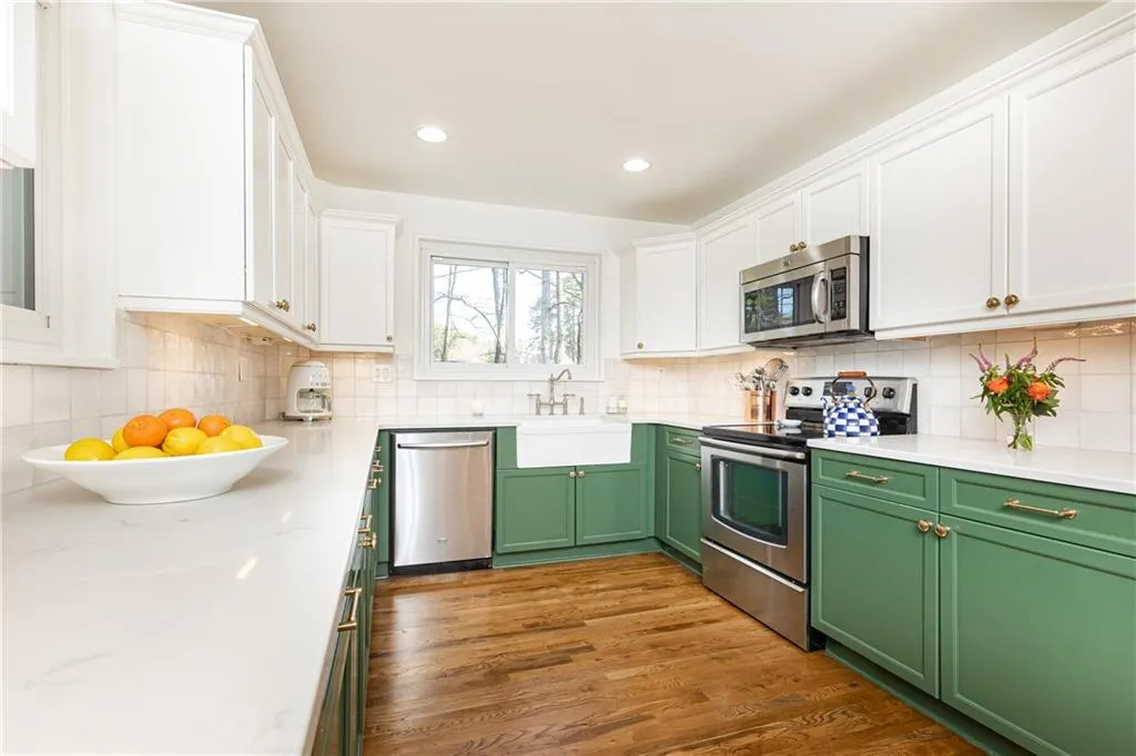 372 Pine Forest Road, Atlanta, Georgia 30342, 3 Bedrooms Bedrooms, ,2 BathroomsBathrooms,Residential,Sold,372 Pine Forest Road,7019885 372 Pine Forest Road, Atlanta, Georgia 30342, 3 Bedrooms Bedrooms, ,2 BathroomsBathrooms,Residential,Sold,372 Pine Forest Road,7019885