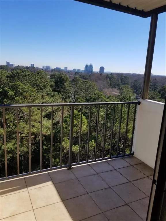 300 Johnson Ferry Road Ne Unit A1005, Sandy Springs, Georgia 30328, 1 Bedroom Bedrooms, ,1 BathroomBathrooms,Residential,Sold,300 Johnson Ferry Road Ne Unit A1005,6980093