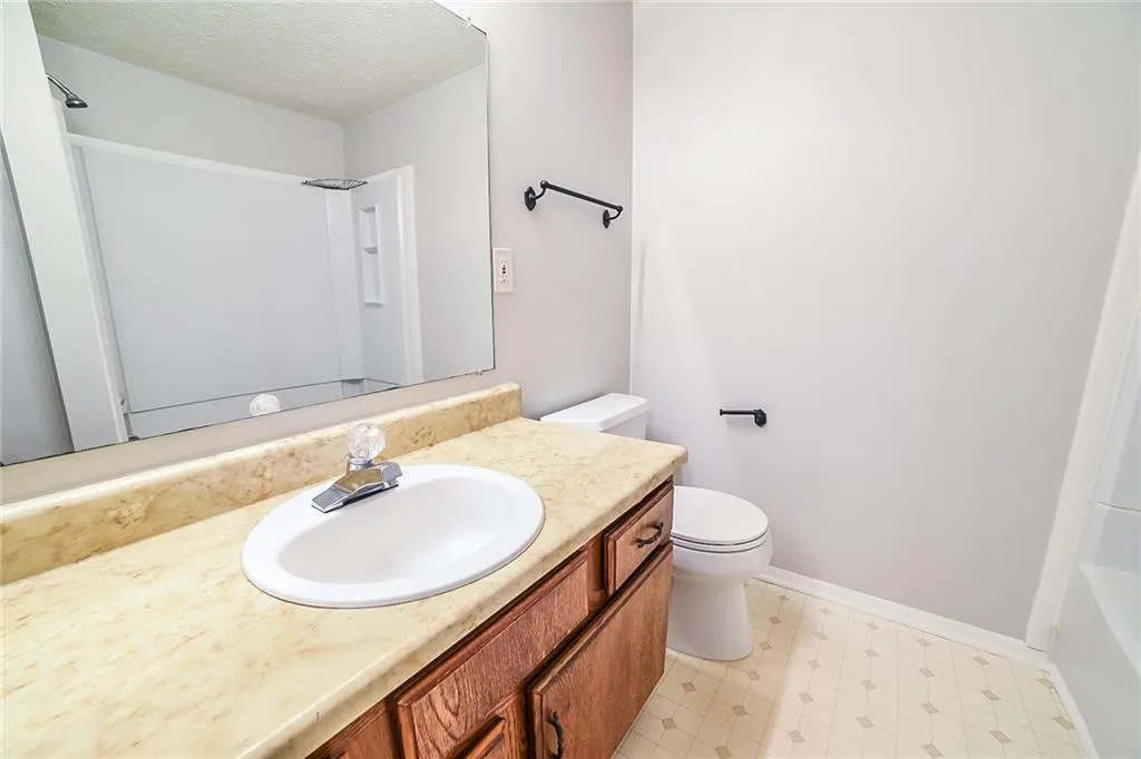 8873 Roberts Drive, Sandy Springs, Georgia 30350, 2 Bedrooms Bedrooms, ,2 BathroomsBathrooms,Residential,Sold,8873 Roberts Drive,6029902