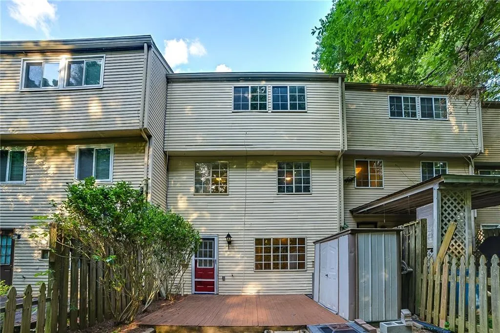 8873 Roberts Drive, Sandy Springs, Georgia 30350, 2 Bedrooms Bedrooms, ,2 BathroomsBathrooms,Residential,Sold,8873 Roberts Drive,6029902