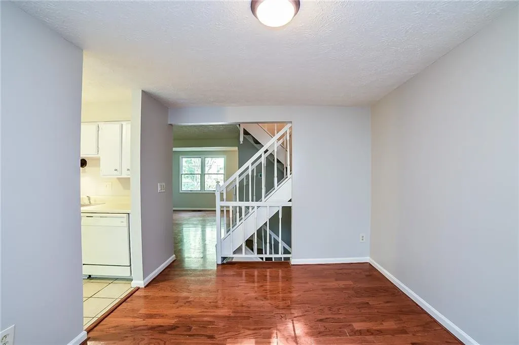 8873 Roberts Drive, Sandy Springs, Georgia 30350, 2 Bedrooms Bedrooms, ,2 BathroomsBathrooms,Residential,Sold,8873 Roberts Drive,6029902