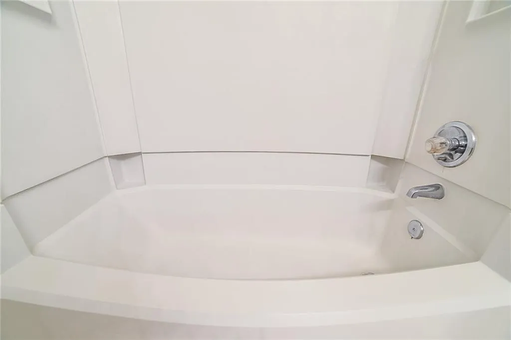 8873 Roberts Drive, Sandy Springs, Georgia 30350, 2 Bedrooms Bedrooms, ,2 BathroomsBathrooms,Residential,Sold,8873 Roberts Drive,6029902