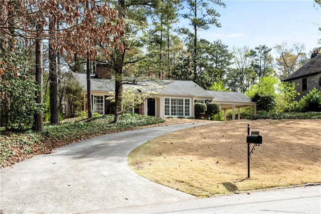 619 Carriage Drive, Atlanta, Georgia 30328, 3 Bedrooms Bedrooms, ,2 BathroomsBathrooms,Residential,Sold,619 Carriage Drive,7354100