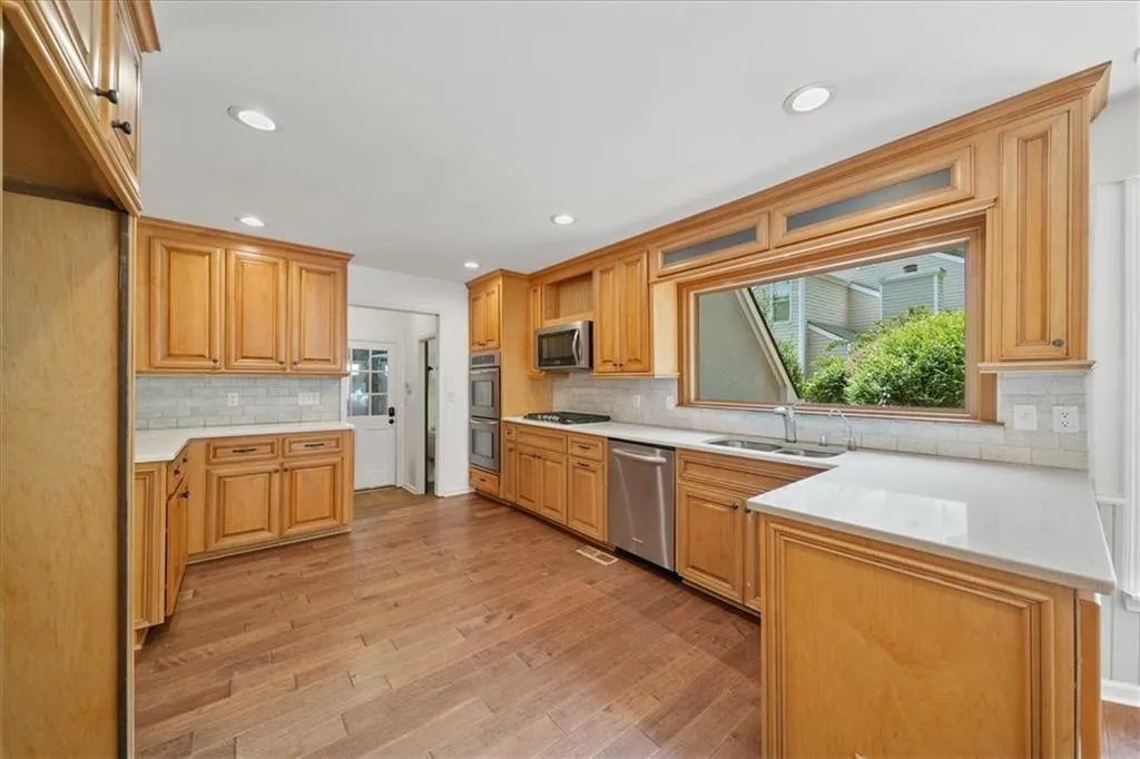 7365 Princeton Way, Atlanta, Georgia 30328, 5 Bedrooms Bedrooms, ,3 BathroomsBathrooms,Residential,Sold,7365 Princeton Way,7359902