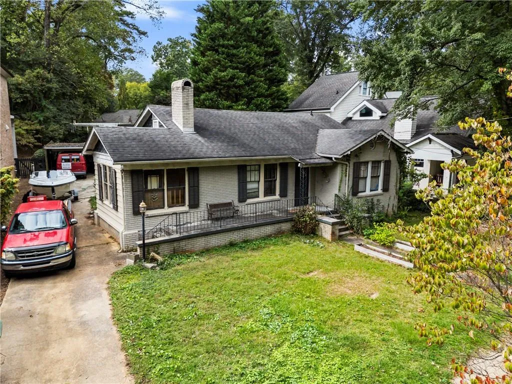 3320 W Shadowlawn Avenue Ne, Atlanta, Georgia 30305, 2 Bedrooms Bedrooms, ,1 BathroomBathrooms,Residential,For Sale,3320 W Shadowlawn Avenue Ne,7662860