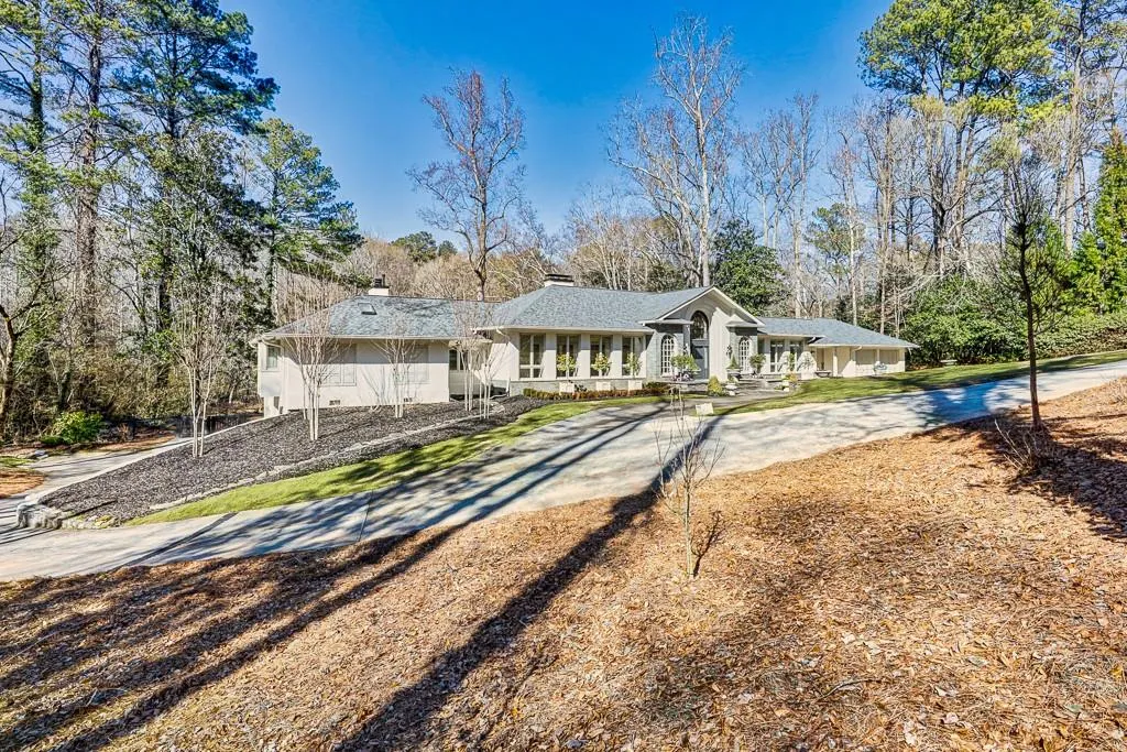 4750 Harris Trail, Atlanta, Georgia 30327, 4 Bedrooms Bedrooms, ,5 BathroomsBathrooms,Residential,Sold,4750 Harris Trail,6843805