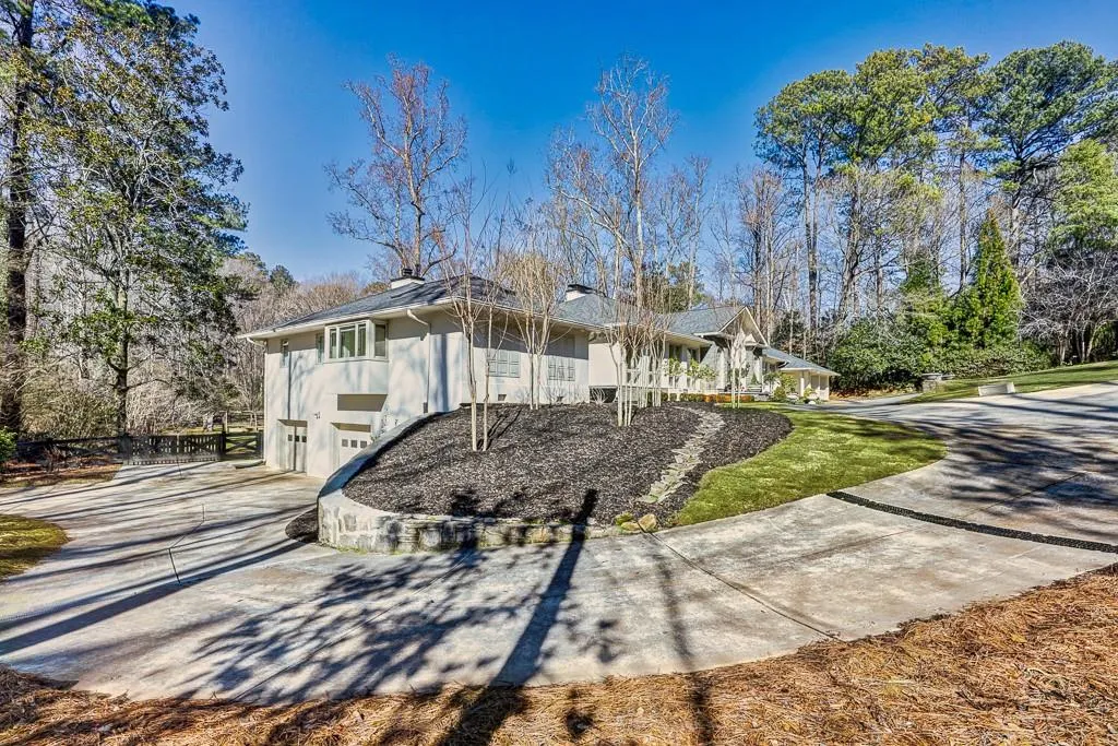 4750 Harris Trail, Atlanta, Georgia 30327, 4 Bedrooms Bedrooms, ,5 BathroomsBathrooms,Residential,Sold,4750 Harris Trail,6843805