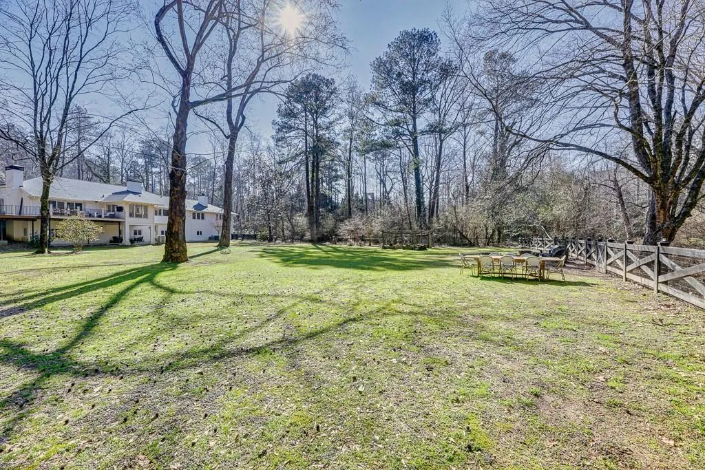 4750 Harris Trail, Atlanta, Georgia 30327, 4 Bedrooms Bedrooms, ,5 BathroomsBathrooms,Residential,Sold,4750 Harris Trail,6843805