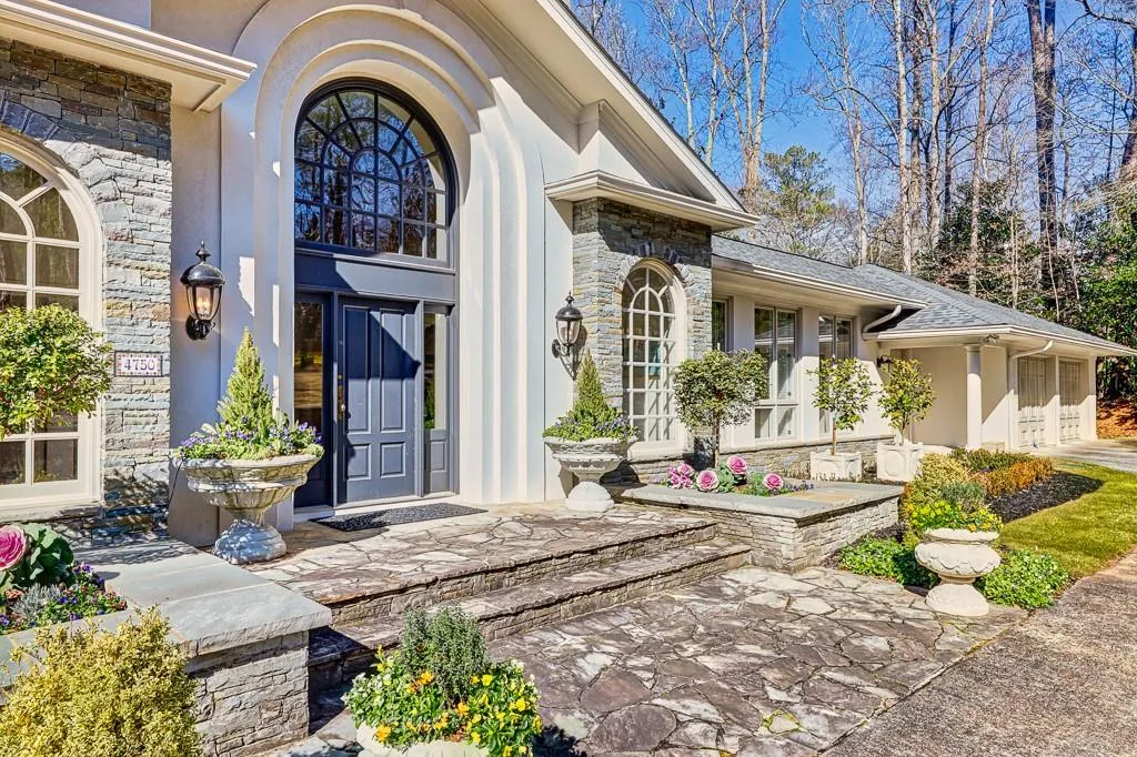 4750 Harris Trail, Atlanta, Georgia 30327, 4 Bedrooms Bedrooms, ,5 BathroomsBathrooms,Residential,Sold,4750 Harris Trail,6843805