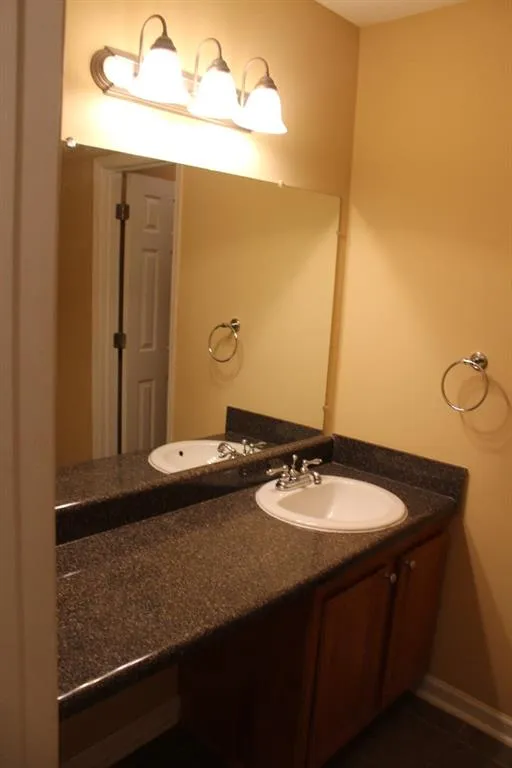 1807 Brighton Point Unit 1807, Sandy Springs, Georgia 30328, 3 Bedrooms Bedrooms, ,2 BathroomsBathrooms,Residential,Sold,1807 Brighton Point Unit 1807,5597323