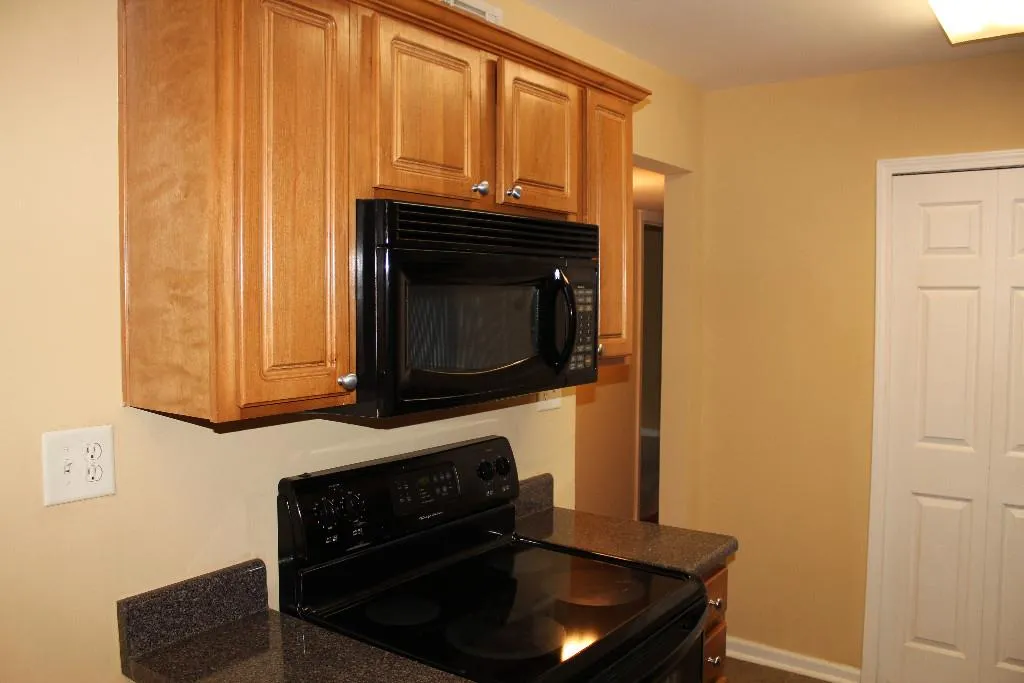 1807 Brighton Point Unit 1807, Sandy Springs, Georgia 30328, 3 Bedrooms Bedrooms, ,2 BathroomsBathrooms,Residential,Sold,1807 Brighton Point Unit 1807,5597323