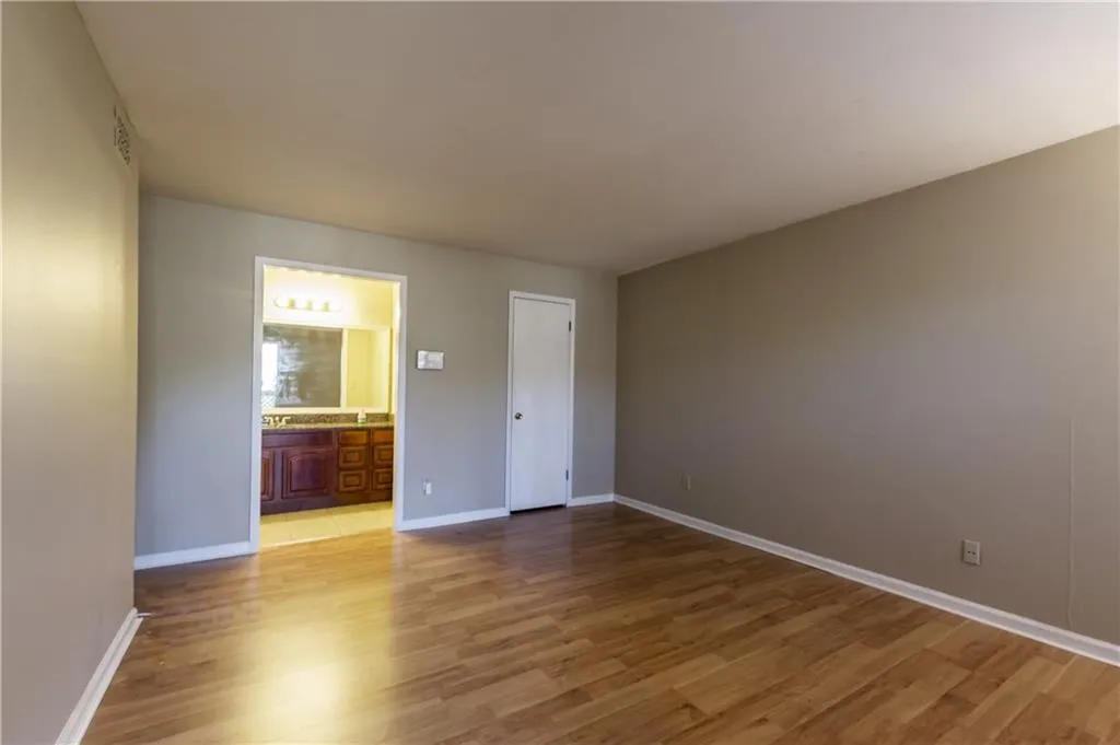 807 Vicksburg Place, Sandy Springs, Georgia 30350, 3 Bedrooms Bedrooms, ,2 BathroomsBathrooms,Residential,Sold,807 Vicksburg Place,5955638