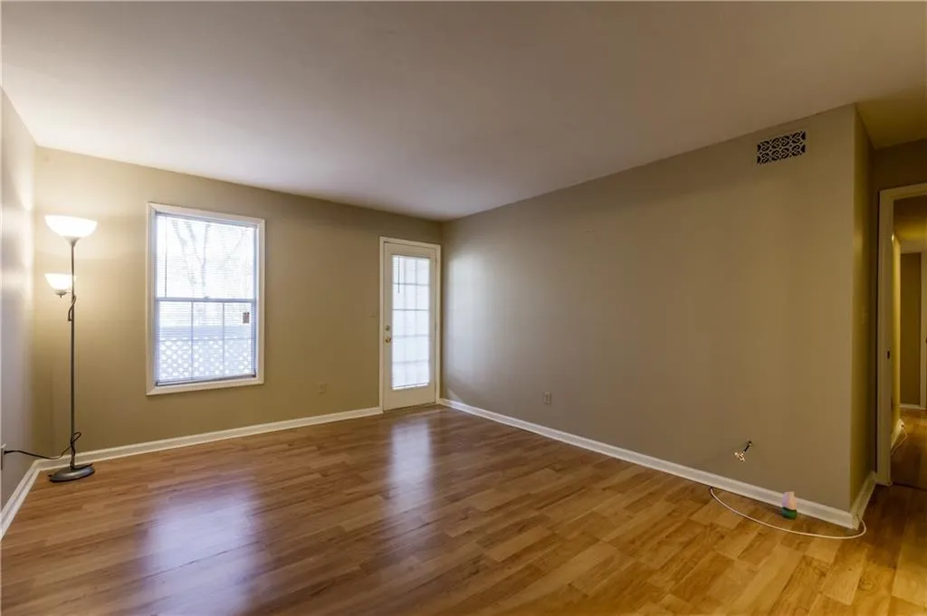 807 Vicksburg Place, Sandy Springs, Georgia 30350, 3 Bedrooms Bedrooms, ,2 BathroomsBathrooms,Residential,Sold,807 Vicksburg Place,5955638