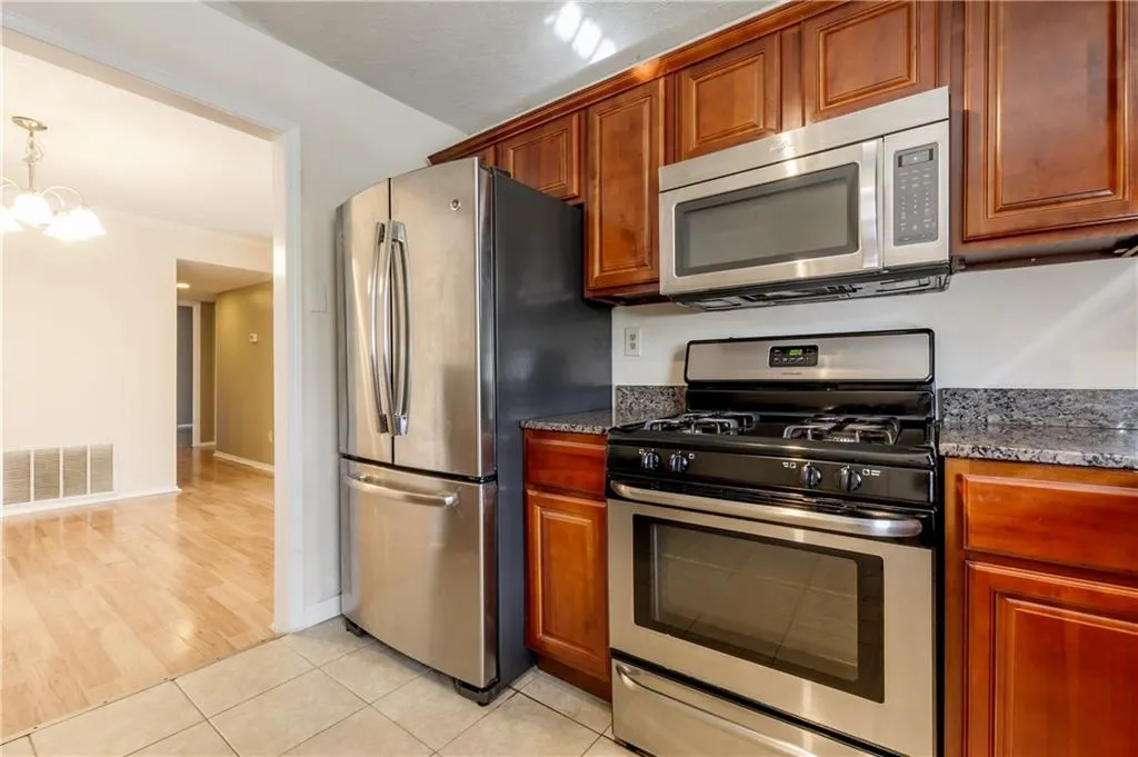 807 Vicksburg Place, Sandy Springs, Georgia 30350, 3 Bedrooms Bedrooms, ,2 BathroomsBathrooms,Residential,Sold,807 Vicksburg Place,5955638