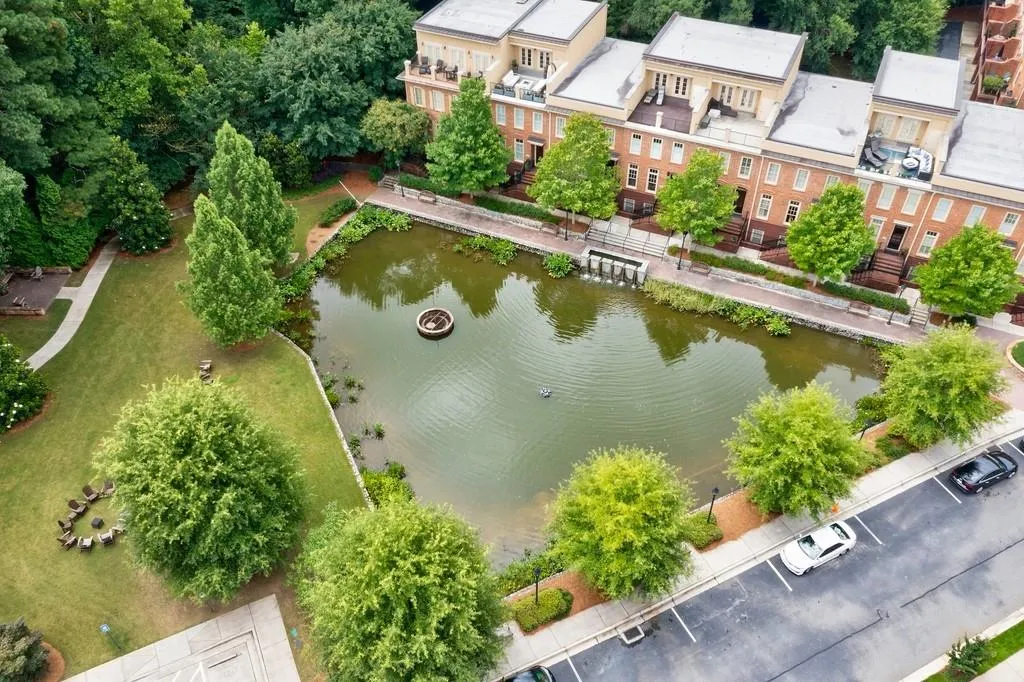 617 Riverlawn Court, Atlanta, Georgia 30339, 4 Bedrooms Bedrooms, ,4 BathroomsBathrooms,Residential,Sold,617 Riverlawn Court,6918230