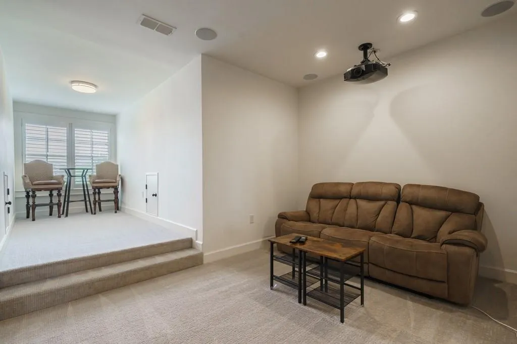 617 Riverlawn Court, Atlanta, Georgia 30339, 4 Bedrooms Bedrooms, ,4 BathroomsBathrooms,Residential,Sold,617 Riverlawn Court,6918230