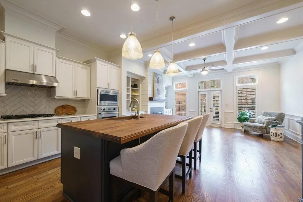 617 Riverlawn Court, Atlanta, Georgia 30339, 4 Bedrooms Bedrooms, ,4 BathroomsBathrooms,Residential,Sold,617 Riverlawn Court,6918230