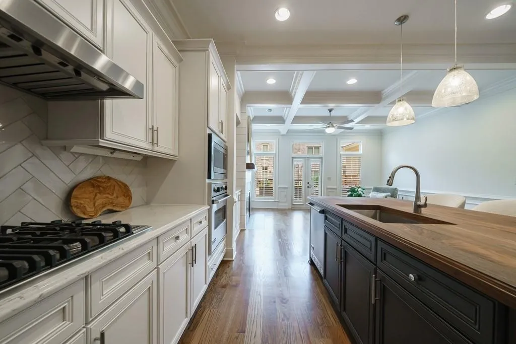 617 Riverlawn Court, Atlanta, Georgia 30339, 4 Bedrooms Bedrooms, ,4 BathroomsBathrooms,Residential,Sold,617 Riverlawn Court,6918230