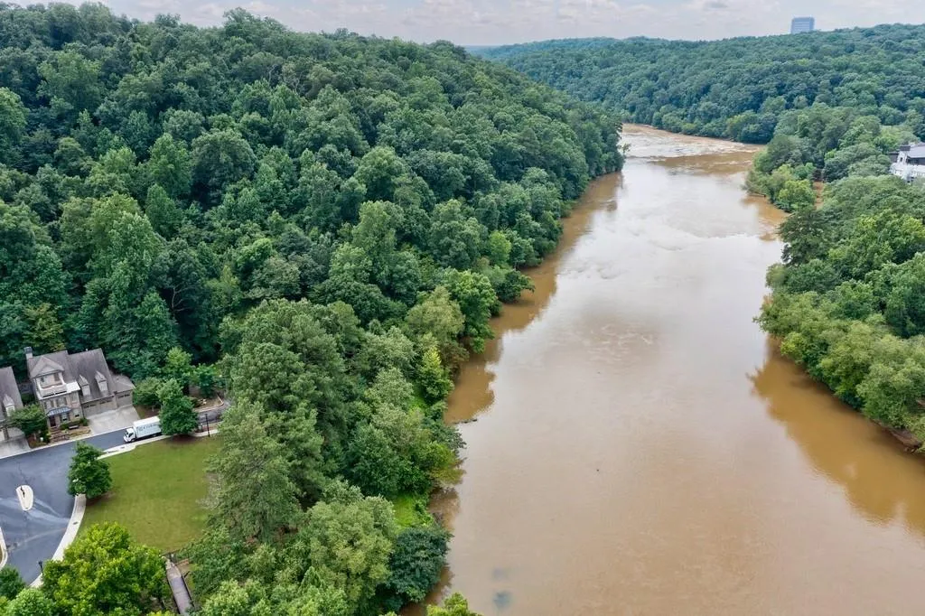 617 Riverlawn Court, Atlanta, Georgia 30339, 4 Bedrooms Bedrooms, ,4 BathroomsBathrooms,Residential,Sold,617 Riverlawn Court,6918230