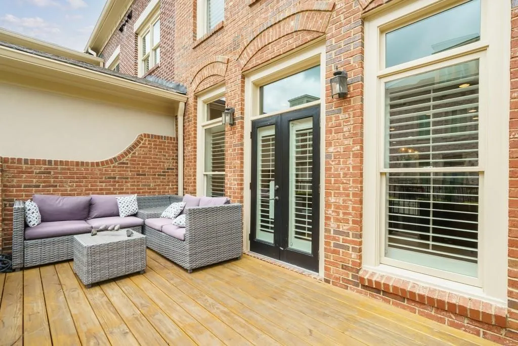 617 Riverlawn Court, Atlanta, Georgia 30339, 4 Bedrooms Bedrooms, ,4 BathroomsBathrooms,Residential,Sold,617 Riverlawn Court,6918230