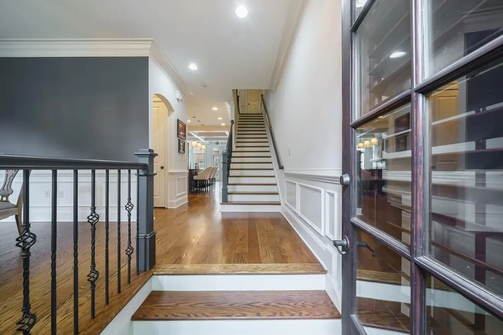 617 Riverlawn Court, Atlanta, Georgia 30339, 4 Bedrooms Bedrooms, ,4 BathroomsBathrooms,Residential,Sold,617 Riverlawn Court,6918230