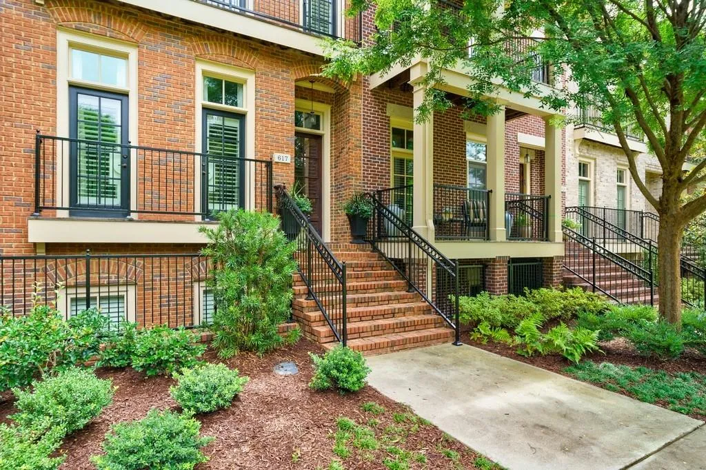 617 Riverlawn Court, Atlanta, Georgia 30339, 4 Bedrooms Bedrooms, ,4 BathroomsBathrooms,Residential,Sold,617 Riverlawn Court,6918230