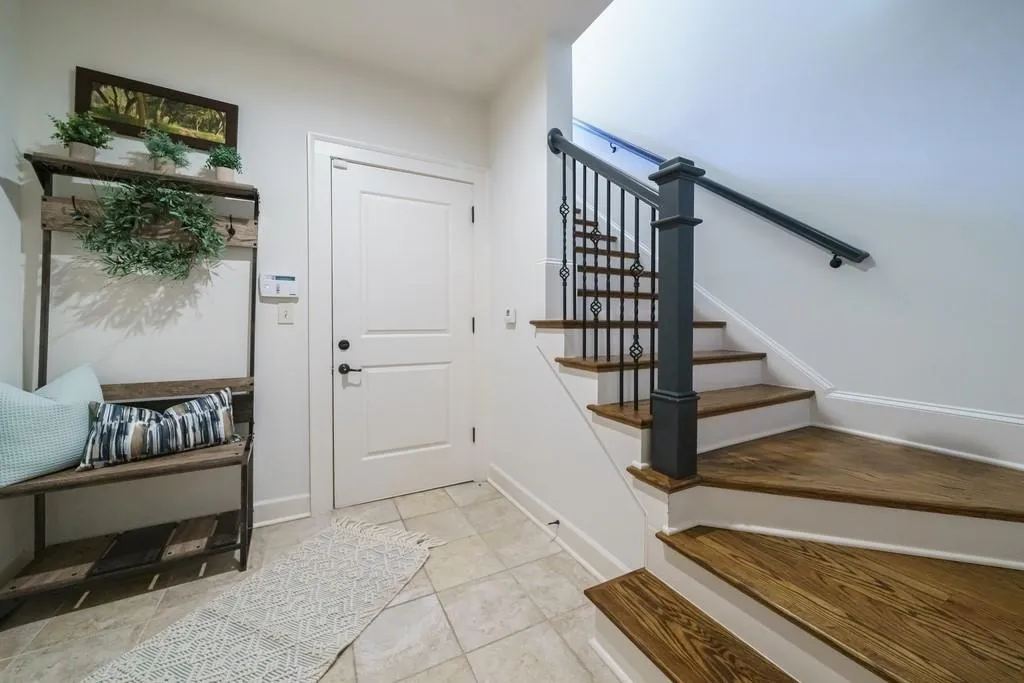 617 Riverlawn Court, Atlanta, Georgia 30339, 4 Bedrooms Bedrooms, ,4 BathroomsBathrooms,Residential,Sold,617 Riverlawn Court,6918230