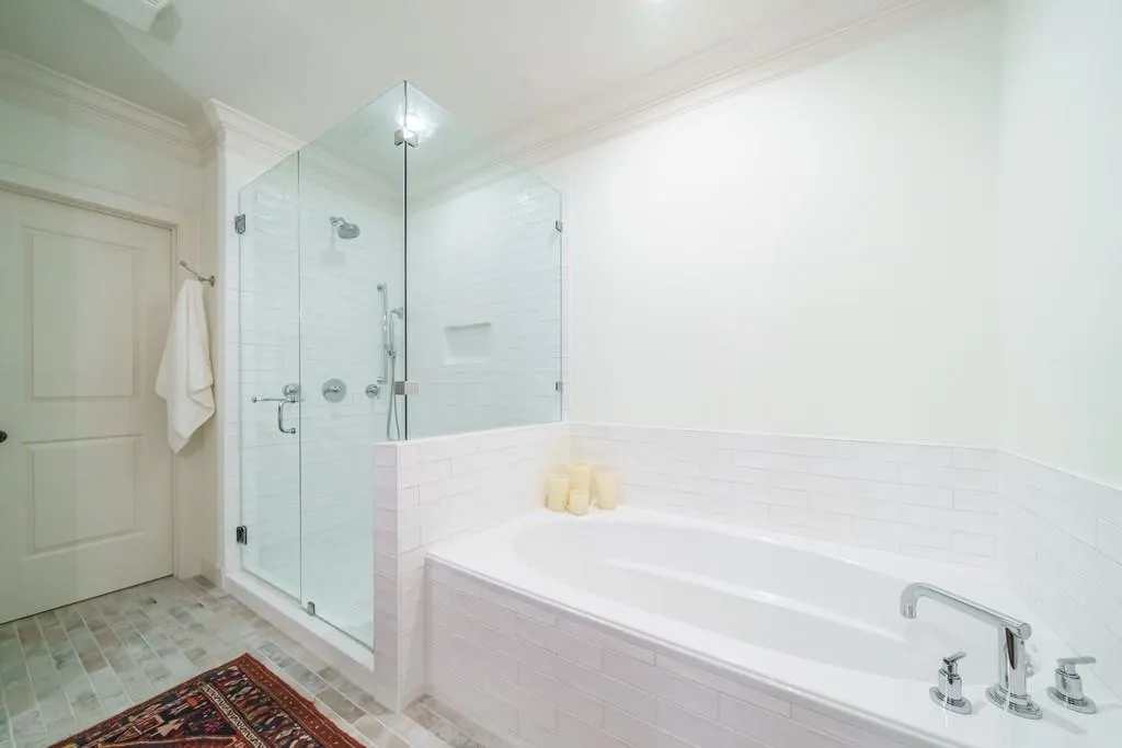 617 Riverlawn Court, Atlanta, Georgia 30339, 4 Bedrooms Bedrooms, ,4 BathroomsBathrooms,Residential,Sold,617 Riverlawn Court,6918230